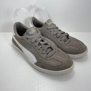 light grey suede pumas